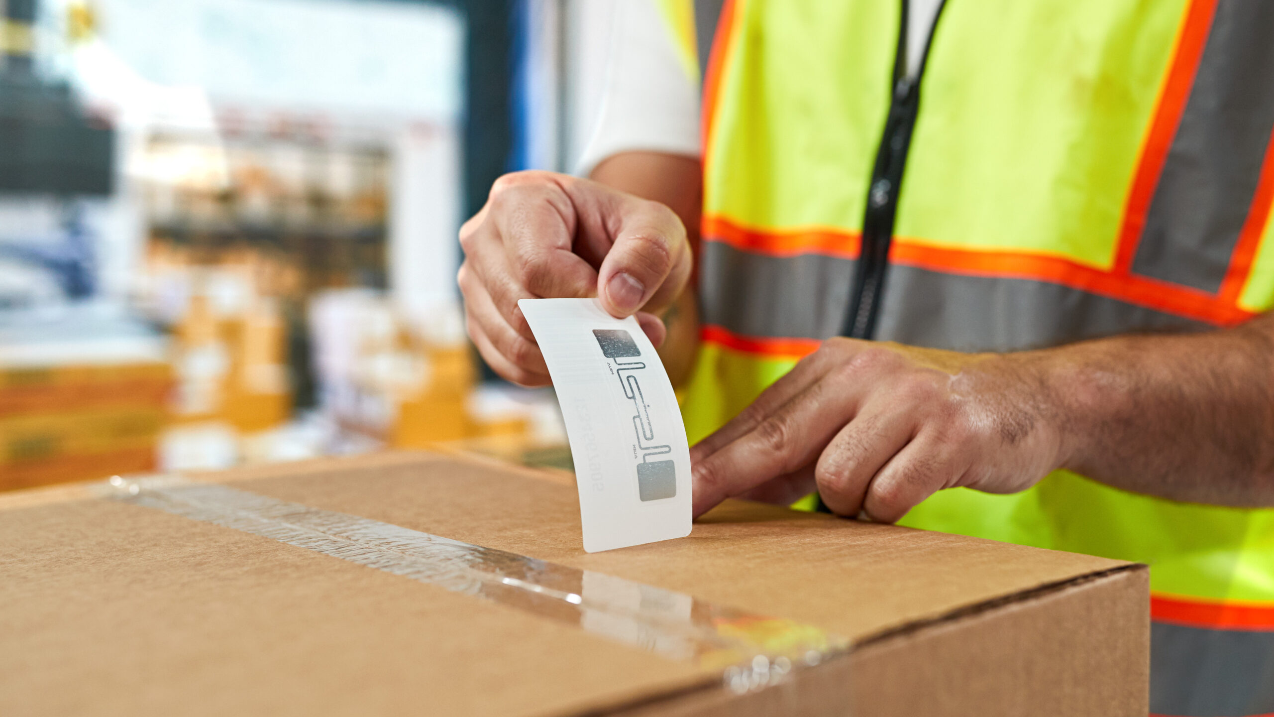 Tem nhãn RFID trên sản phẩm